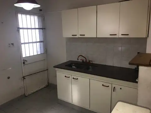 Casa 2 ambientes con 1 baño