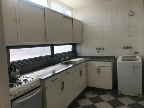 Alquilo Temporario en Retiro, Amplio Departamento de 4 Ambientes, 5 pax
