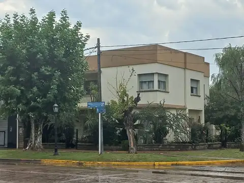 ATENCIÓN INVERSOR IDEAL OFICINAS / DESARRROLLO COMERCIAL EN EL CENTRO DE LAS HERAS