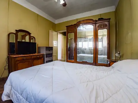 VENTA ! CASA DE 2 DORMITORIOS Y PATIO EN AZCUENAGA
