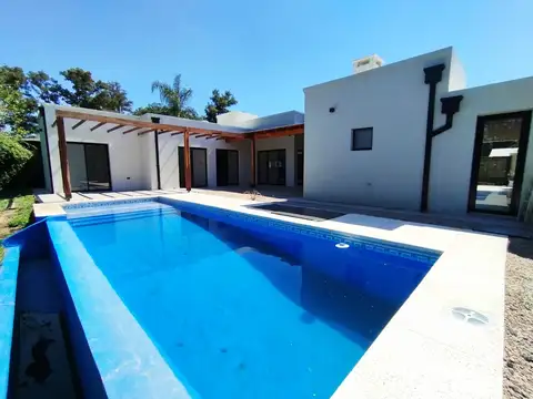 Casa en Alquiler de 3 dormitorios
