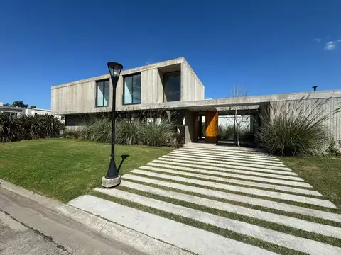 Casa en Venta en Bella Vista, USD 620.000