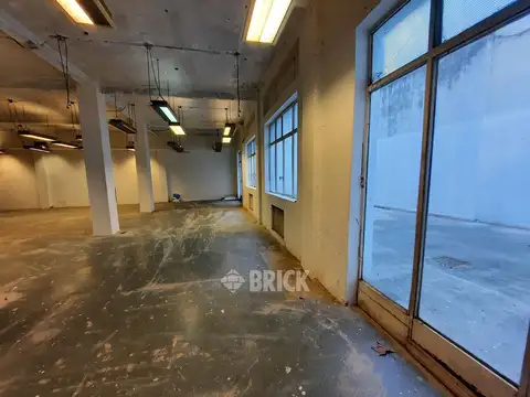 ESPECTACULAR OFICINA EN PLANTA LIBRE DE 364 M2 EN MITRE Y DIAGONAL NORTE - GRAN PATIO