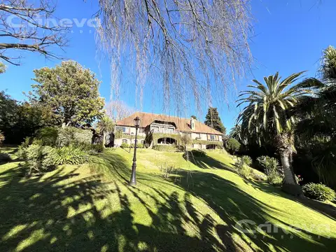 Casa 8 ambientes con 8 baños