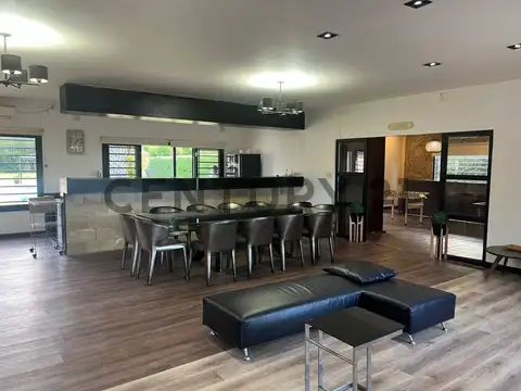 VENTA CASA LA REJA MORENO 4 AMBIENTES CON QUINCHO Y PISCINA