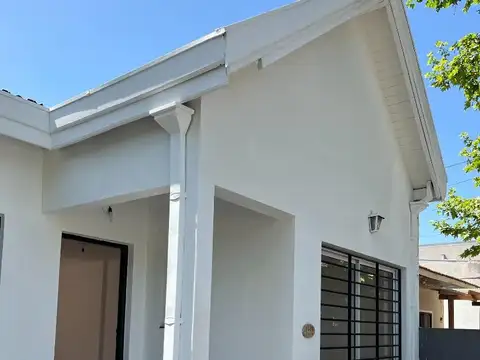 Casa 3 ambientes con 2 baños