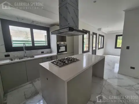 Casa 5 ambientes VENTA Saint Thomas Canning
