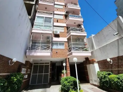 Cochera en PB c/ baulera, expensas bajas - Palermo