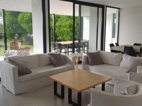 Casa en Venta en Costa Esmeralda, USD 330.000