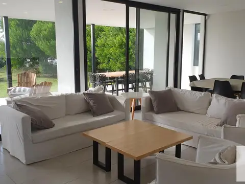 Casa en Venta en Costa Esmeralda, USD 330.000