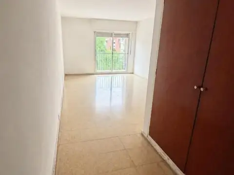 DEPARTAMENTO EN VENTA DE 2 DORM CON PATIO