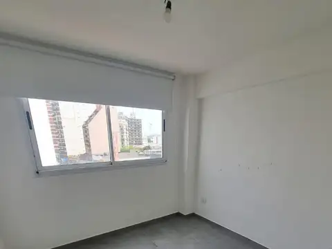 2 AMB  AL FRENTE CON BALCON MTS. AV. MITRE