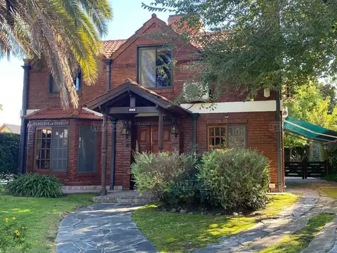 Casa Chalet  en Venta en Banco Provincia, Francisco Álvarez, Moreno