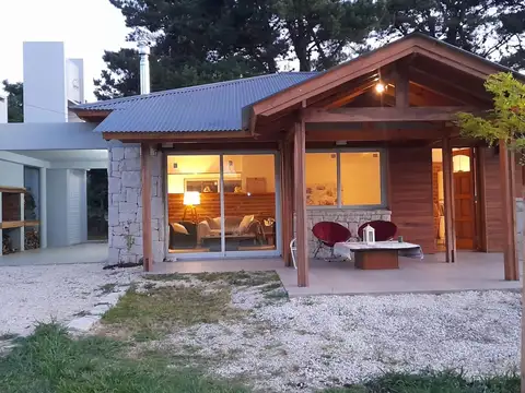 Casa en venta - 1 Dormitoio 1 Baño - Cochera - 150Mts2 - Las Lomas de Miramar