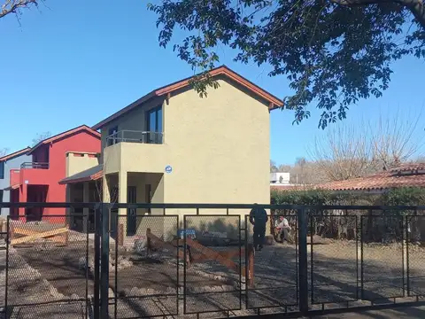 Depto Tipo Casa en Venta de 3 ambientes