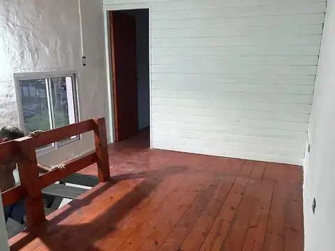Departamento dos pisos. Dos domitorios. Todos los servicios