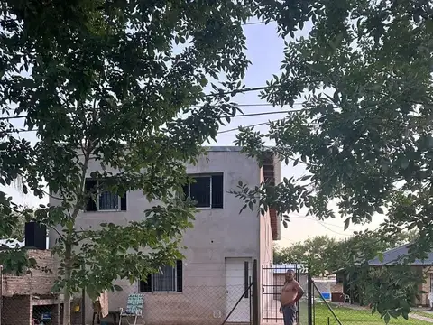 Departamento dos pisos. Dos domitorios. Todos los servicios
