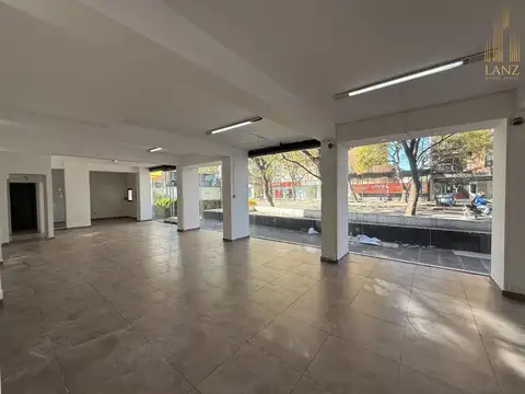 ALQUILER LOCAL COMERCIAL IMPORTANTE UBICACIÓN DE GUEMES