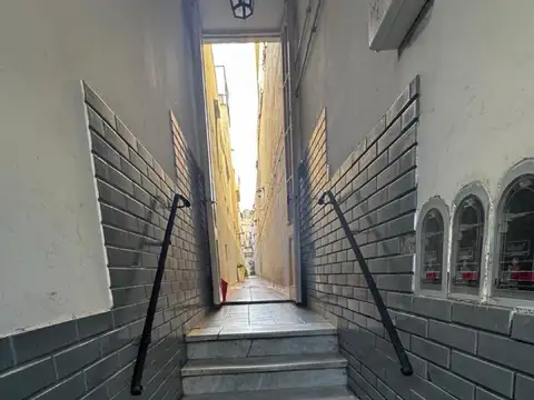 Depto Tipo Casa en Venta 70 años