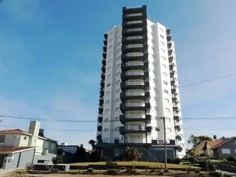 Av 1 3900, Piso 12