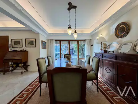 Tradicional chalet de 6 ambientes. Los Troncos.