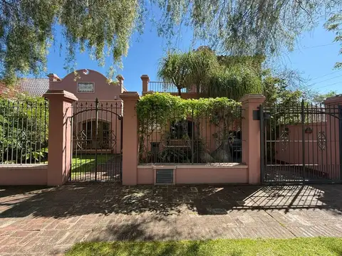 Venta Casa 4 Amb Cochera Jardin Y Pileta
