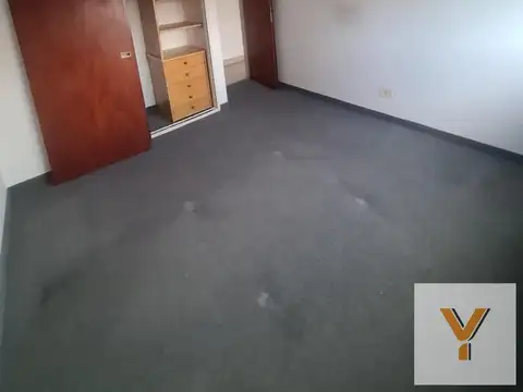 Tucuman e/ Velez Sarfield y Avenida Hipólito Yrigoyen