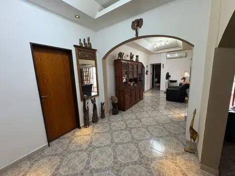 Venta Casa 4 Amb c/ Cochera y Terraza Ramos Mejía