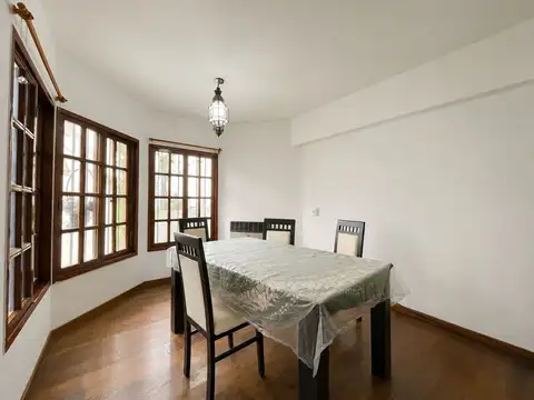 Casa 6 ambientes con 3 baños