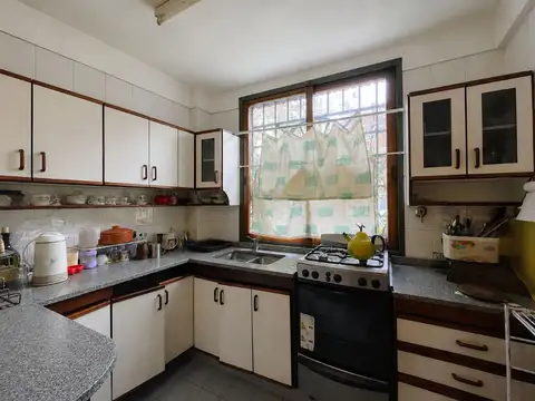 CASA EN VENTA | 6 AMBIENTES | 2 COCHERAS | PALERMO