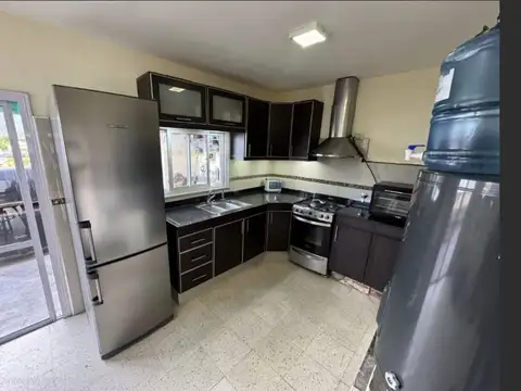 VENTA CASA-COSQUIN 6 DOR-COCHERA-CENTRO