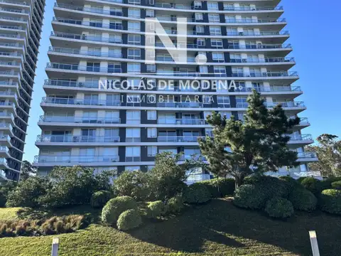 Vende departamento en Torre One II, Punta del este