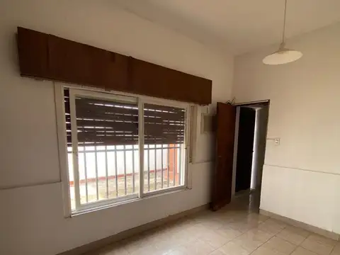 VENTA DE 3 PH PB UNO DE 3AMB. C/2COCHERAS, PATIO Y TERRAZA, 2 PH 2 AMB. CON PATIO FRENTE Y CONTRAFRE