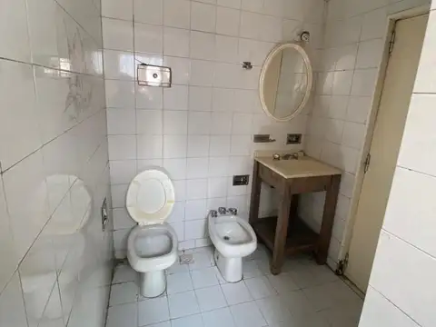 VENTA DE 3 PH PB UNO DE 3AMB. C/2COCHERAS, PATIO Y TERRAZA, 2 PH 2 AMB. CON PATIO FRENTE Y CONTRAFRE