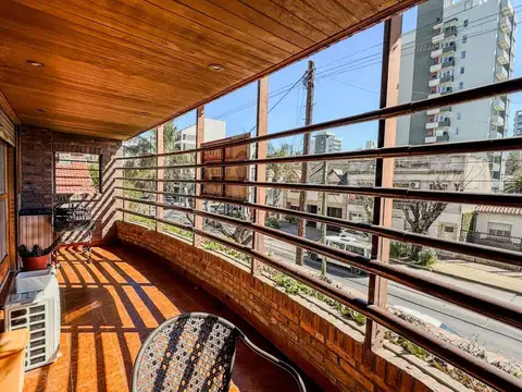 VENTA PISO 4 AMBIENTES CON COCHERA EN QUILMES