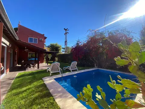 Casa 5 ambientes con 3 baños