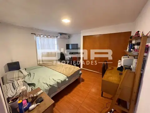 Casa 6 ambientes con 2 baños
