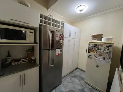 Casa en  Abasto tres Dormitorios con Patio y Cochera