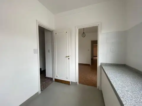 Piso 5 ambientes en Caballito