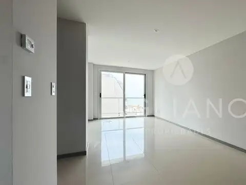 ARISTIBULO DEL VALLE  al 2800