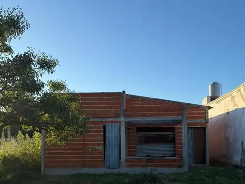 CASA EN VENTA A TERMINAR ZONA NORTE GOYA CTES