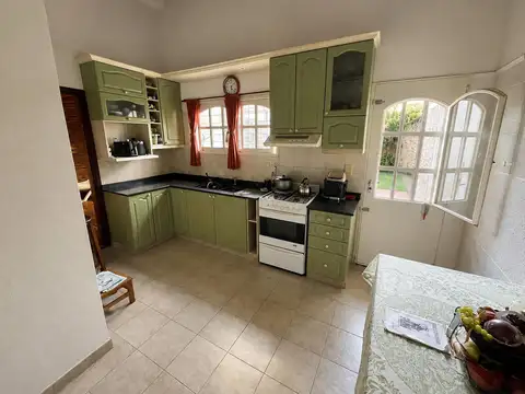 Casa en Venta con 4 cocheras