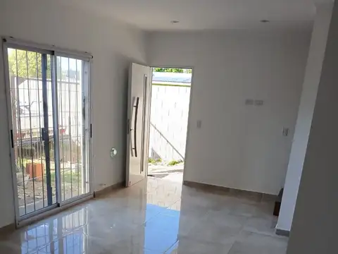 Depto Tipo Casa en Venta 1 año