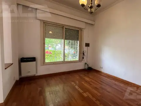 Depto Tipo Casa 5 ambientes con 2 baños