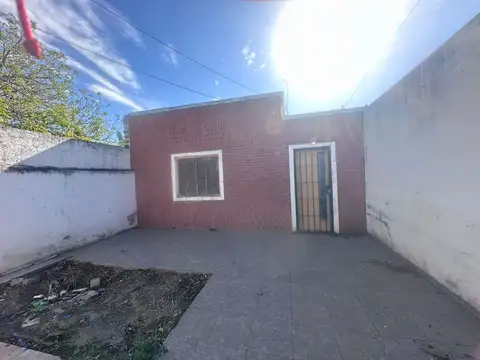 ALQUILER - CASA 3 DORMI - Barrio GRAL BUSTOS