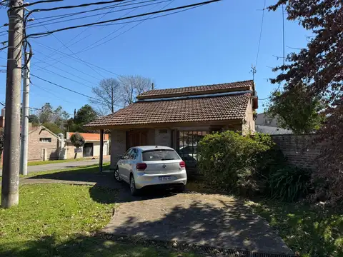VENTA CHALET DOS PLANTAS, EN BARRIO DE VICENZO GRANDE, EXCELENTE OPORTUNIDAD.
