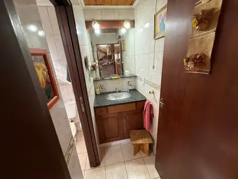 VENTA CHALET DOS PLANTAS, EN BARRIO DE VICENZO GRANDE, EXCELENTE OPORTUNIDAD.
