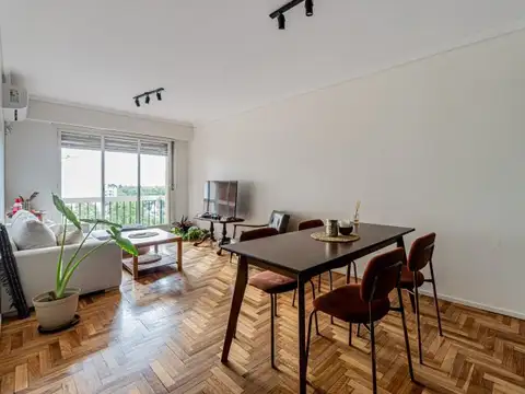 Venta Depto 3 ambientes. Baño + Toilette. Ubicado en Maipu y Haedo . Piso alto con vista al rio...