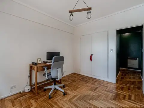 Venta Depto 3 ambientes. Baño + Toilette. Ubicado en Maipu y Haedo . Piso alto con vista al rio...