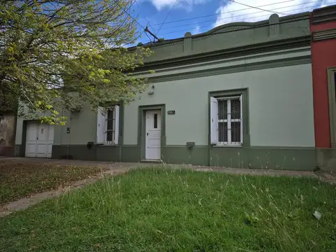 CASA EN VENTA EN CHASCOMUS CON PATIO